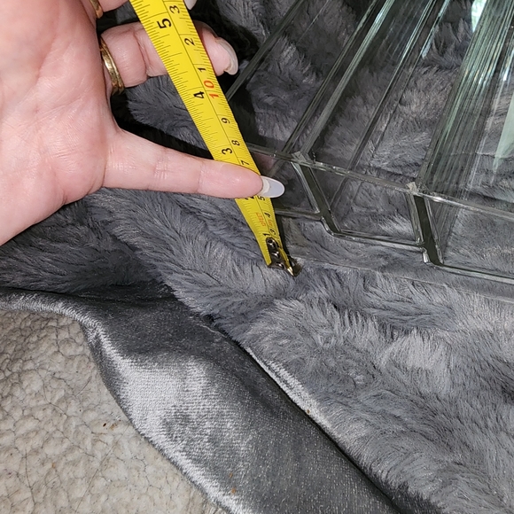 Acrylic Shelves - Picture 7 of 9